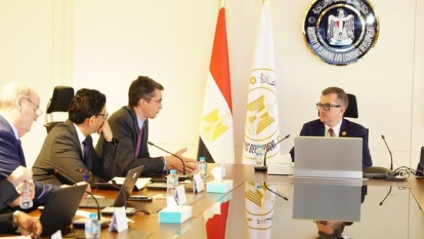 جانب من اجتماع اليوم 