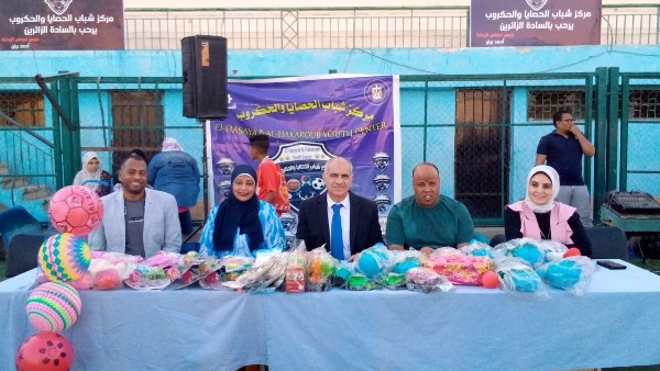 جامعة أسوان تشارك الأطفال الفرحة في يوم اليتيم