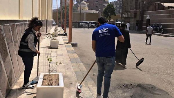 مبادرة " أسوان بشبابها أجمل " تواصل جهودها لتنفيذ أعمال النظافة 