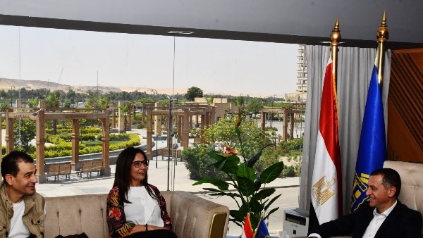 محافظ أسوان يستقبل وزيرة الثقافة 