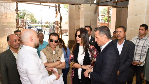 محافظ أسوان ووزيرة الثقافة يتفقدان احلال وتجديد قصر الثقافة