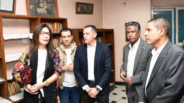 وزيرة الثقافة ومحافظ أسوان يتفقدان متحف ومكتبة العقاد