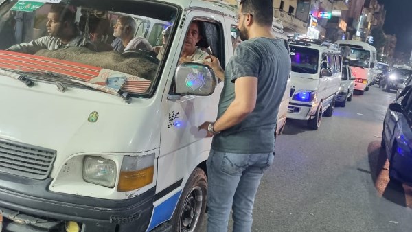 حملات لضبط السيارات المخالفة بالأقصر