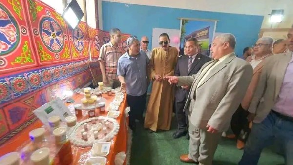 وكيل تعليم الأقصر يفتتح معرض الفنون 