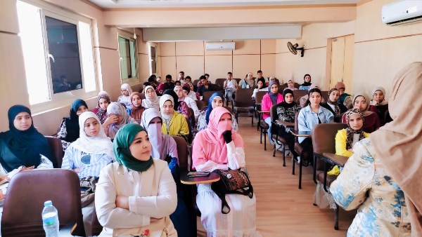 ندوة توعوية بمياه الاقصر لطلاب جامعة الاقصر