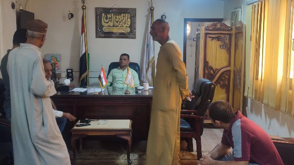 رئيس مدينة أرمنت بالاقصر و لقاء مع المواطنين