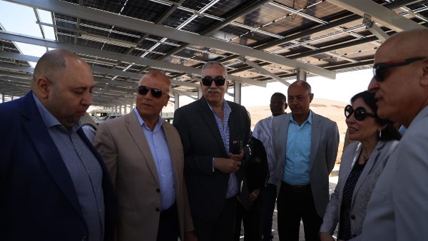 وزيرة الاسكان تتفقد مشروع الطاقة الشمسية بمستشفي شفاء الاورمان