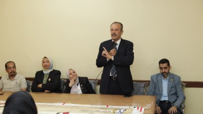 جانب من الندوة 