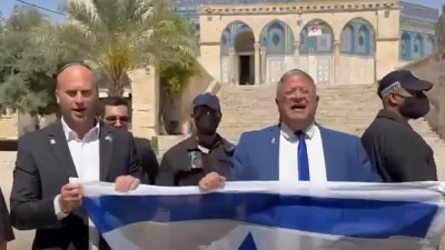  بن غفير يقتحم ويرقص في المسجد الأقصى 