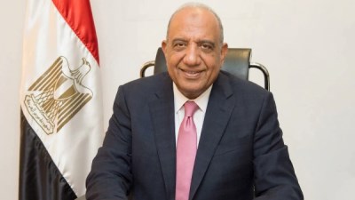 الدكتور محمود عصمت - وزير الكهرباء والطاقة المتجددة