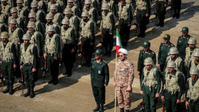 الحرس الثوري الإيراني يفرض قواعد صارمة للعبور من مضيق هرمز