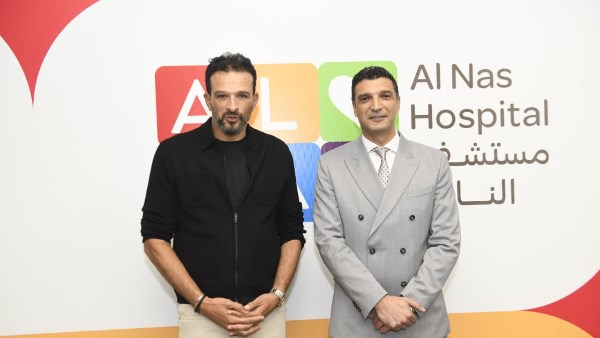 وزير الصناعة يزور مستشفى الناس