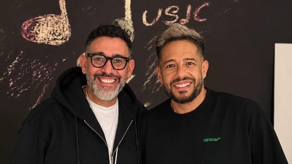 عمرو مصطفى يحصد نصيب الأسد بـ ٧ أغاني في ألبوم حماقي الجديد