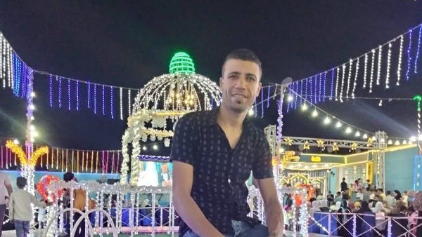 الشاب