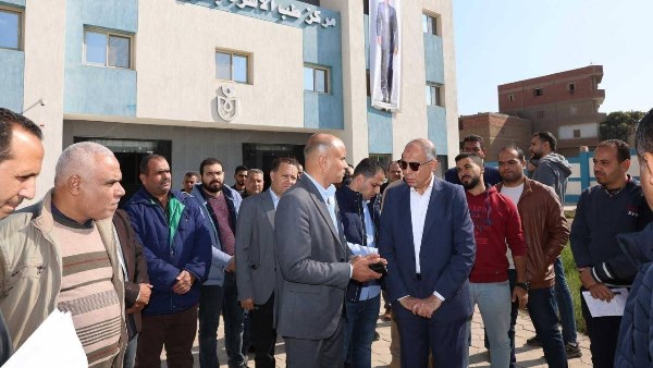 محافظ المنيا يتابع مشروعات حياة كريمة بالمنيا