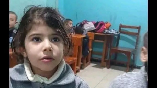 الطفلة لارين