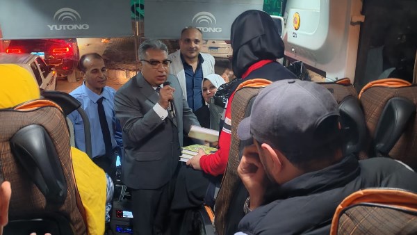محافظ الدقهلية يودع الفوج الاول للحجاج 