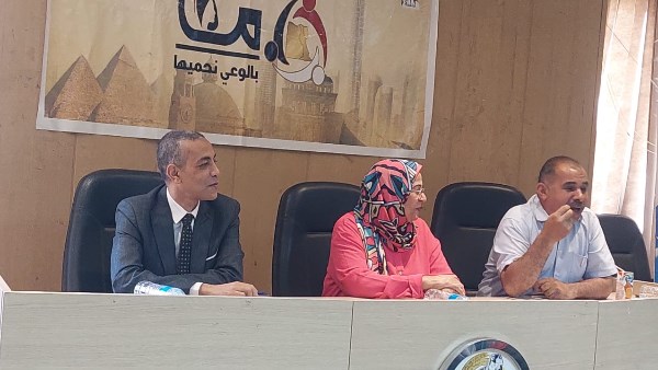 جانب من الندوة 