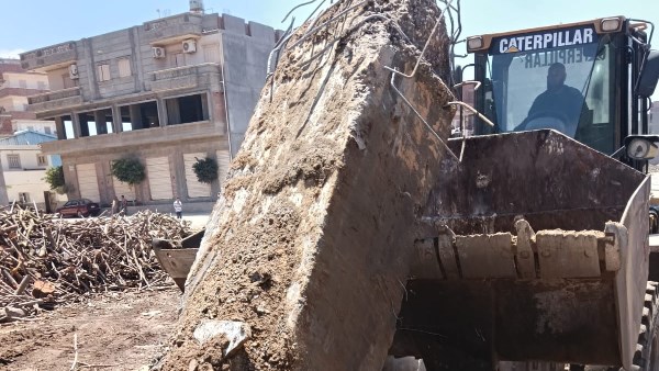 حملات إزالة بالبحيرة 