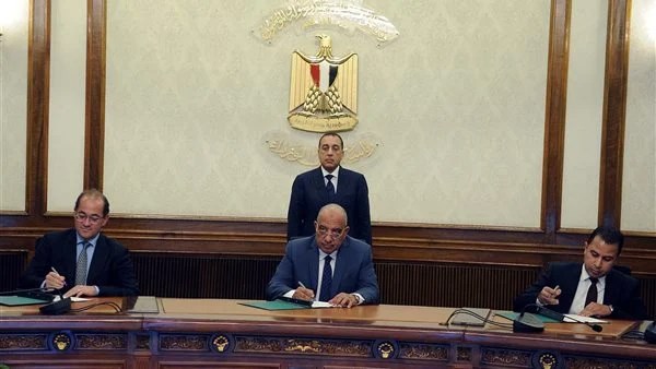 مدبولي يشهد توقيع بروتوكول اتفاق لتمويل مشروعات الطاقة الجديدة والمتجددة