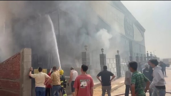 حريق داخل مول العين بمدينة بدر