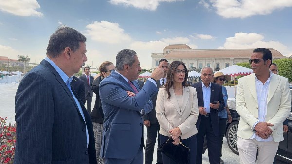 وزيرة الثقافة