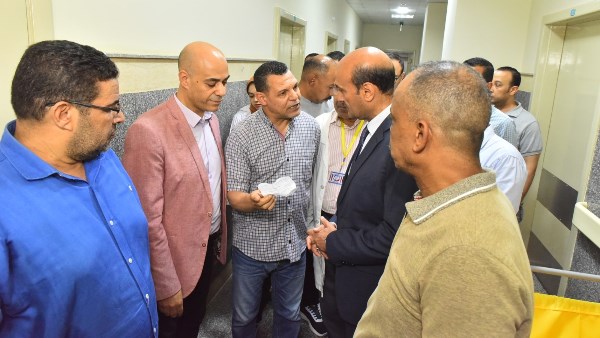 زيارة مفاجئة لمحافظ أسيوط