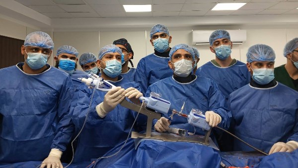  إجراء أول عملية Mitral Clip لإصلاح الصمام الميترالي بمجمع الفيروز الطبي
