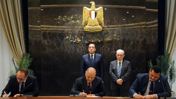 رئيس وزراء يشهد توقيع شراكة استراتيجية مع "ترافيجورا" 