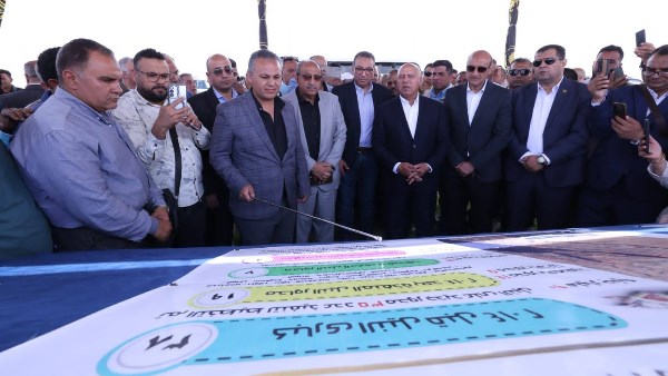 وزير النقل يشهد التشغيل التجريبي لمحوري الفشن وديروط وفتحهما أمام حركة المرور