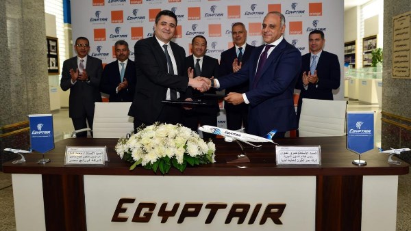 مصر للطيران وأورنج مصر توقعان شراكة استراتيجية لتطوير تجربة السفر الرقمية
