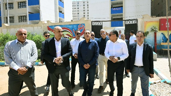 رئيس الوزراء يزور مدارس الجمهورية الجديدة بالجيزة