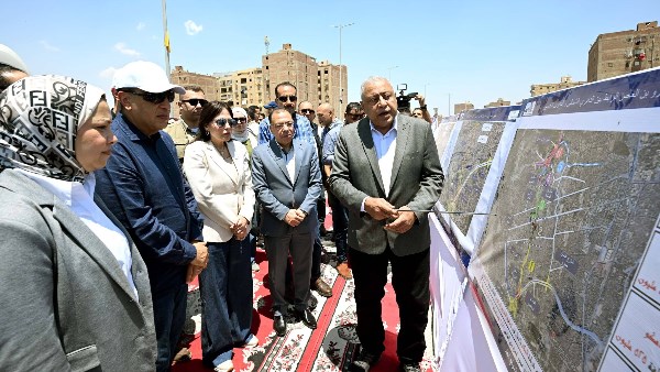 رئيس الوزراء يتفقد محور عمرو بن العاص بالجيزة