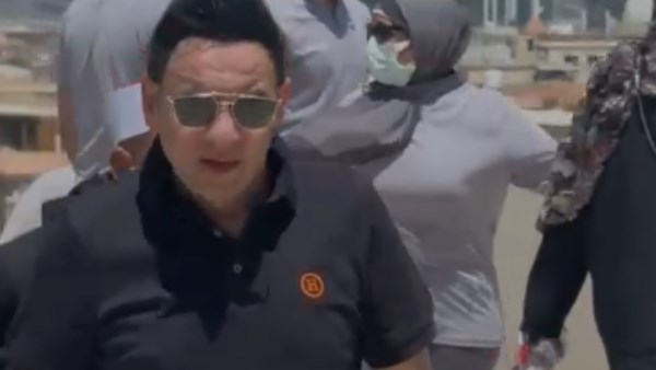 مصطفى قمر في جنازة هاني شاكر 