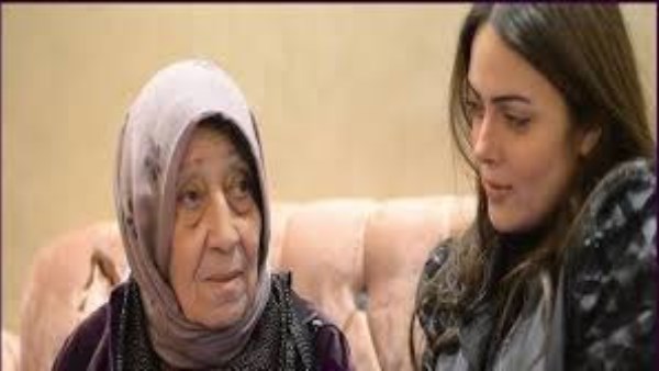 وئام مجدي وجدتها الراحلة 