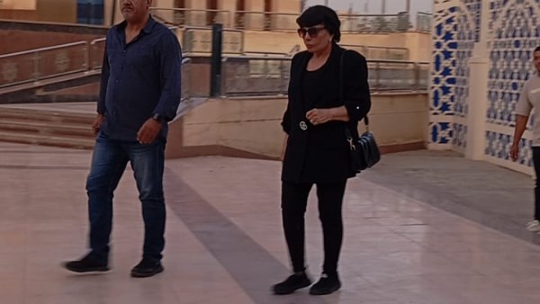 فردوس عبدالحميد في عزاء عبدالرحمن أبو زهرة 