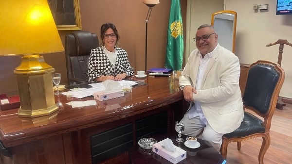 عبدالرحيم كمال مع وزيرة الثقافة 