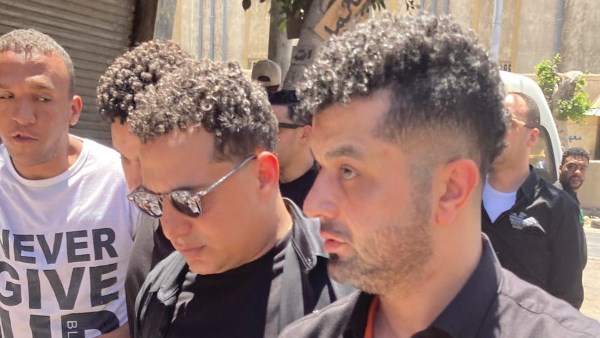 رضا البحراوي في جنازة والد حمو بيكا