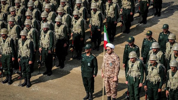 الحرس الثوري الإيراني يفرض قواعد صارمة للعبور من مضيق هرمز