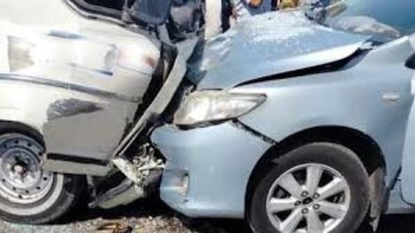 حادث تصادم سيارتين في 6 أكتوبر يُسفر عن وفاة شخصين وإصابة 5 آخرين 