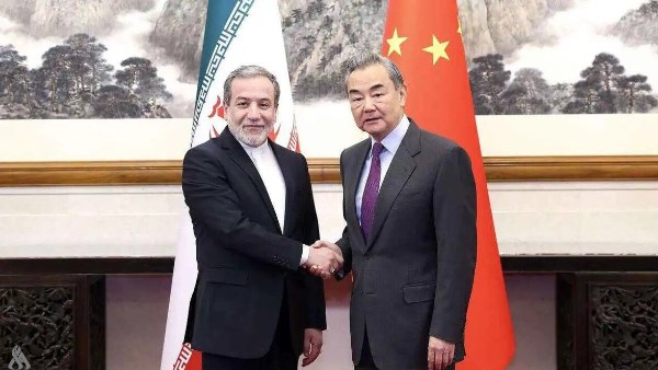 وزير الخارجية الإيراني : طهران لن تقبل إلا باتفاق عادل وشامل في المفاوضات الجارية