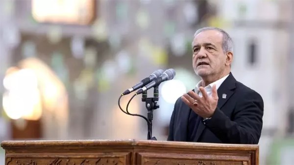 الرئيس الإيراني بزشكيان يستشهد بآية من آل عمران ويدعو إلى وحدة الكلمة
