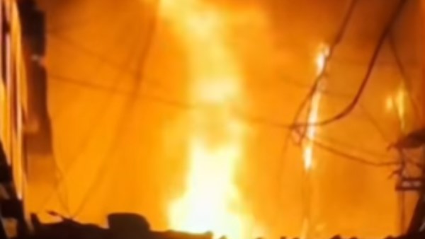 حريق يلتهم محلًا تجاريًا بمحطة الرمل في الإسكندرية بسبب ماس كهربائي دون إصابات 