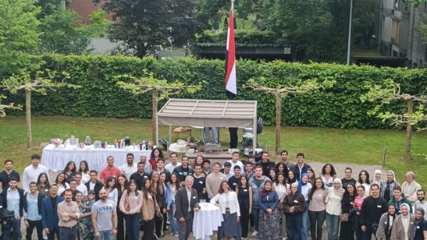 السفير المصري يلتقي الطلبة المصريين الدارسين في الجامعات السويسرية