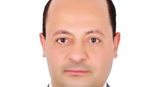 وزير الاستثمار والتجارة الخارجية يصدر قرارًا بتعيين سعيد عرفه مساعدًا للوزير لشئون عقود الاستثمار