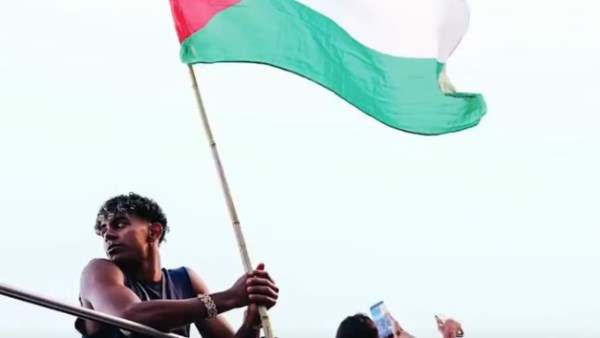 إيتمار بن غفير يهاجم لامين يامال بعد رفعه علم فلسطين في احتفالات برشلونة