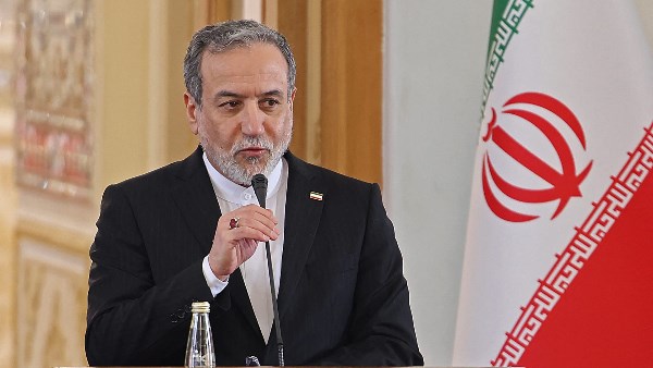 وزير الخارجية الإيراني عباس عراقجي يعلق على مضيق هرمز: التعاون الدبلوماسي فقط مع الأطراف الجادة