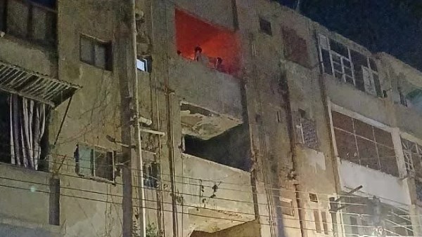  بسبب ماس كهربائي.. مصرع شقيقين طفلين اختناقًا إثر حريق شقة سكنية في المنصورة بالدقهلية