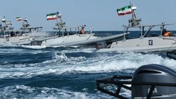  الحرس الثوري الإيراني: 31 سفينة عبرت مضيق هرمز خلال 24 ساعة وسط التوترات مع أمريكا