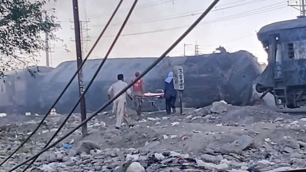 مقتل 24 شخصًا وإصابة أكثر من 50 في تفجير استهدف قطارًا عسكريًا بكويتا في باكستان
